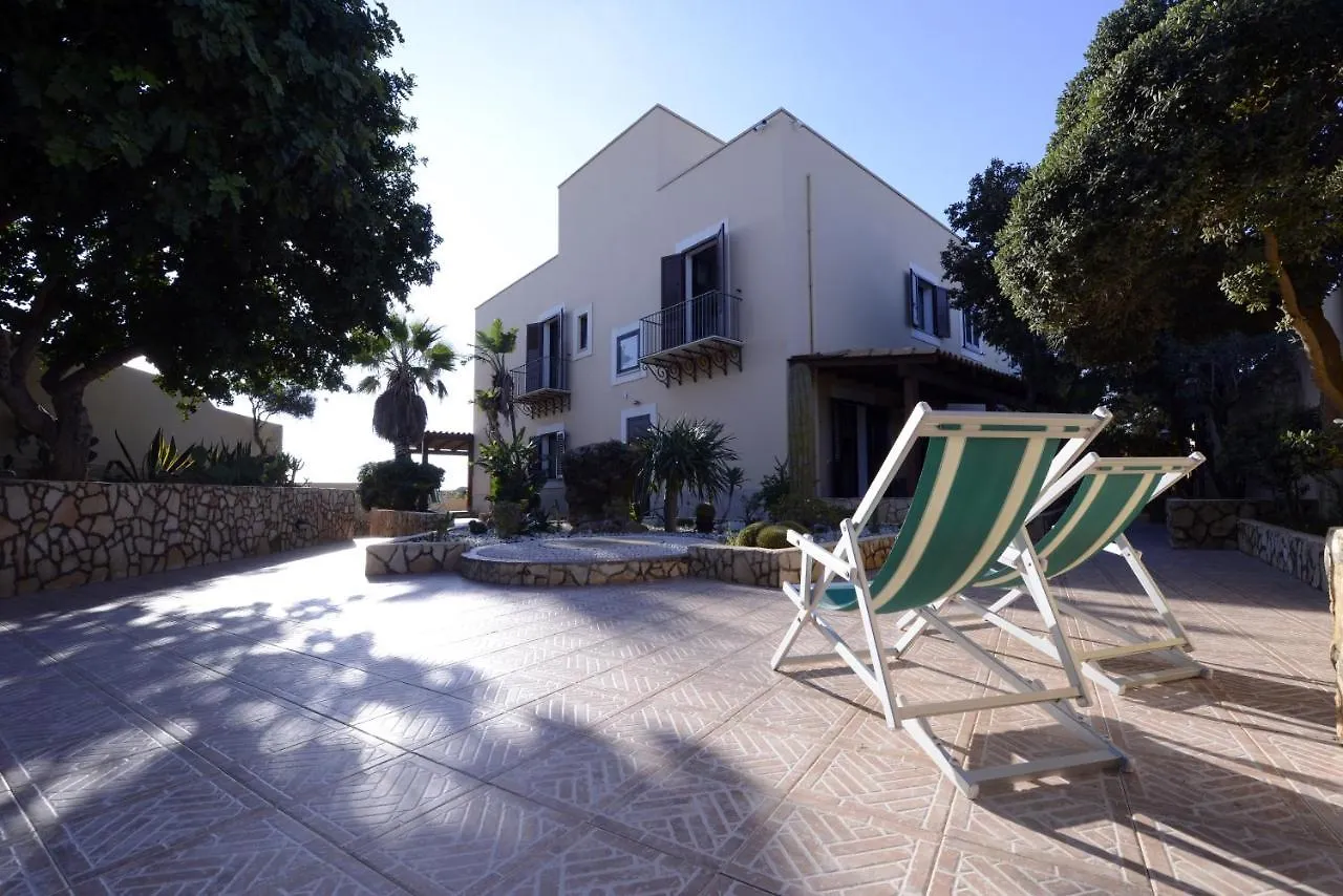 Oasis Hotel Residence Resort Lampedusa 3*,